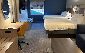 Holiday Inn Express Hotel & Suites Charleston-Southridge By Ihg